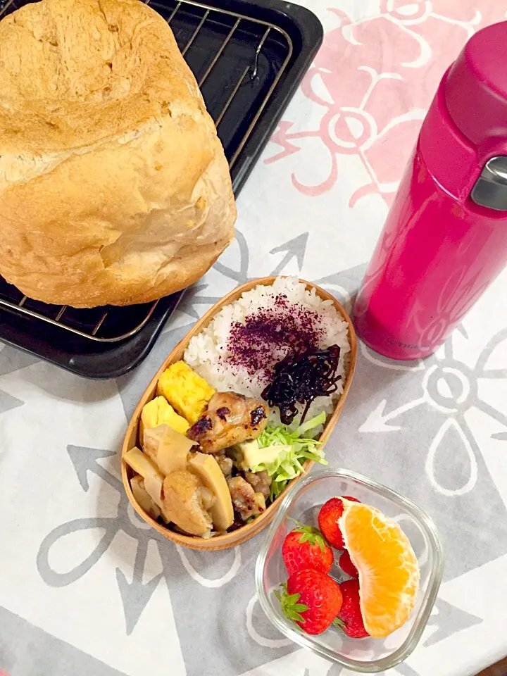 今日の自分お弁当と朝焼き胡桃食パン🍞(*≧∇≦)ﾉ＜※*・:*:｀♪:*:。*|さくたえさん