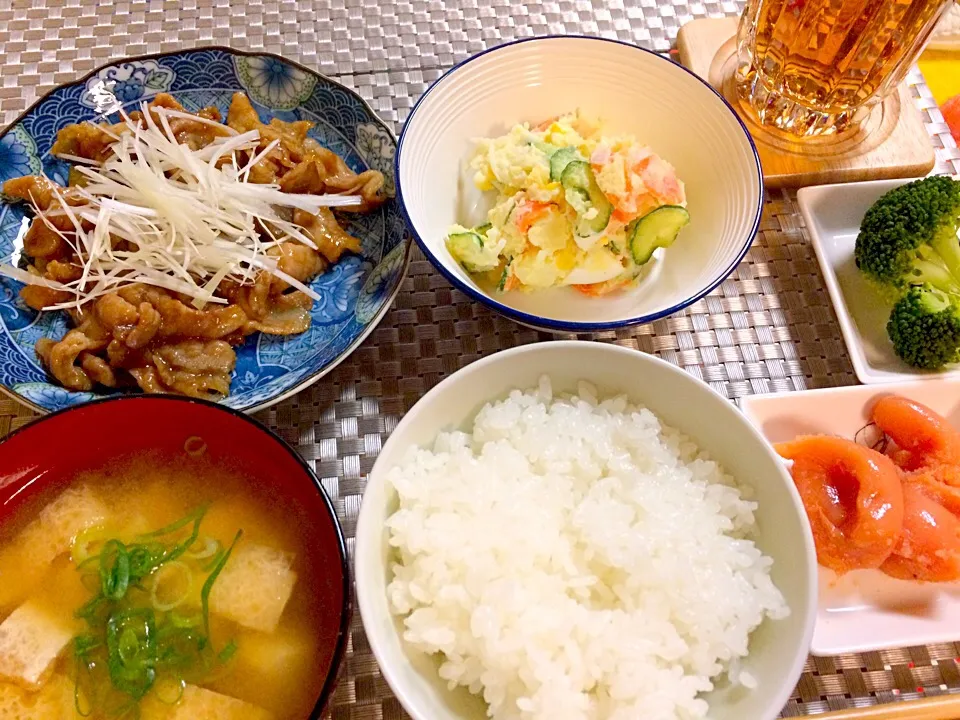 昨日のごはん

○豚バラの角煮風
○ポテトサラダ
○ブロッコリー
○博多明太子
○お味噌汁
○ごはん

博多明太子頂いたから食べたけど
やっぱり美味しい💕💖💕|えりえいたさん