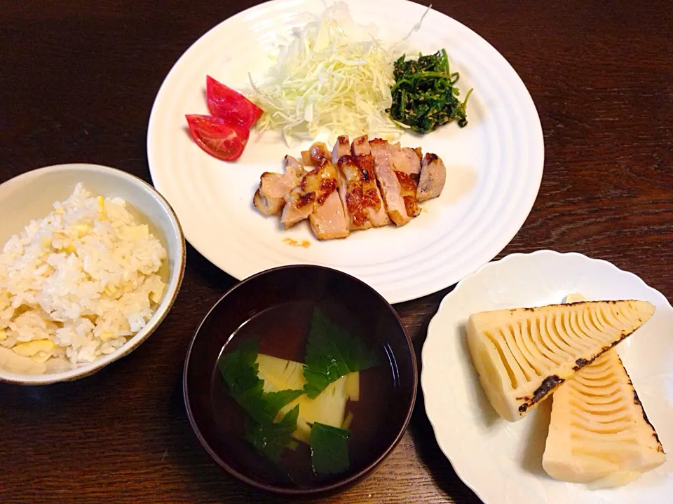 塩麹鶏のソテー
竹の子ごはん
竹の子と三つ葉の吸い物
焼き竹の子|カドラさん