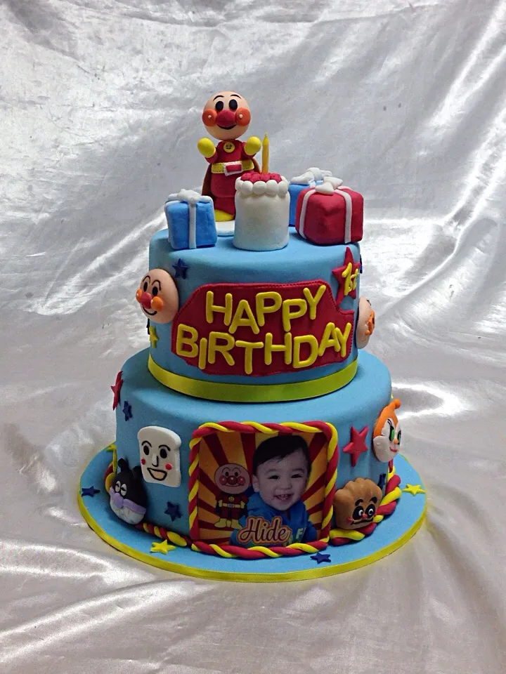 Snapdishの料理写真:Ampanman fondant Cake|Marisa Gushikenさん