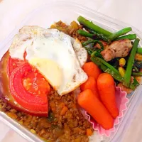 ビーフドライカレーのタッパー弁当|ころりんぼさん