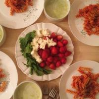 イチゴとモッツァレラのサラダ、