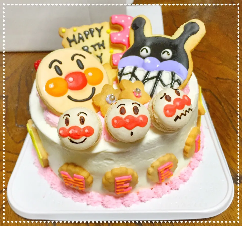 Snapdishの料理写真:アンパンマンの誕生日ケーキ|ももちsyさん