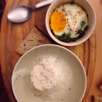 Spinashs, Cream and egg & goat "faisselle" (very fresh goat cheese) with peper and agave syrup|jamilleさん