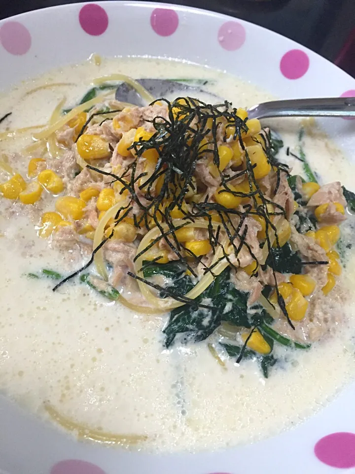 Snapdishの料理写真:牛乳があれば5分で出来る
簡単クリームスープパスタ♡♡|Kさん