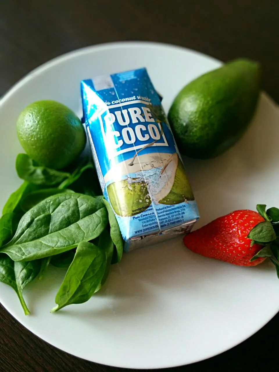 Favourite smoothie ingredient #smoothie #purecocco #lime #avocado #spinach|LucieFoodさん