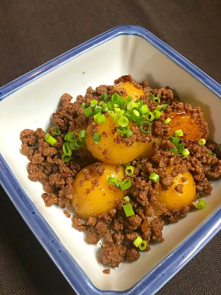 新じゃがと牛挽き肉の甘辛醤油炒め🍴|がうママさん