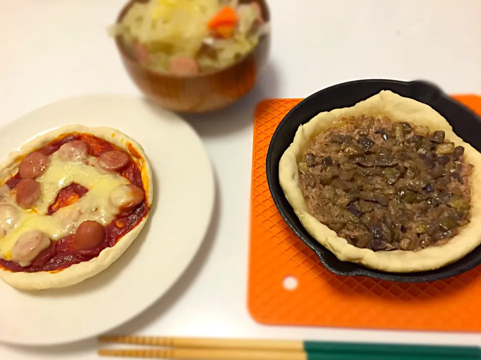 Snapdishの料理写真:スキレットでなんちゃってピザ|bazyさん