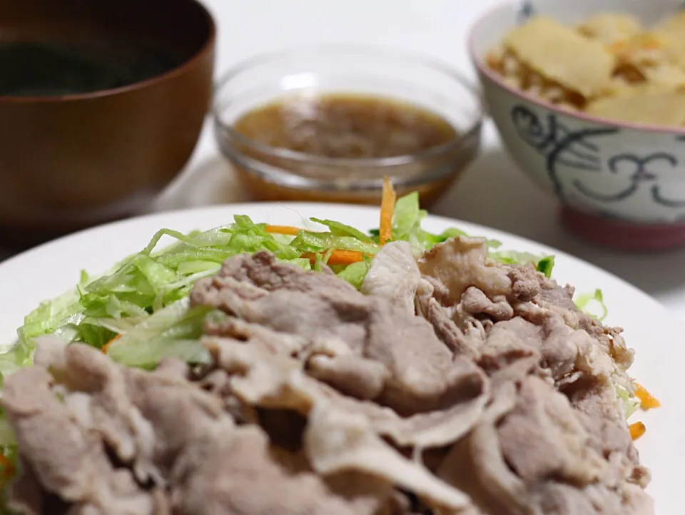 豚の冷しゃぶ  スープ  たけのこご飯
食べた。食べた。😋🍴😍👍🏻|Hiroshi  Kimuraさん