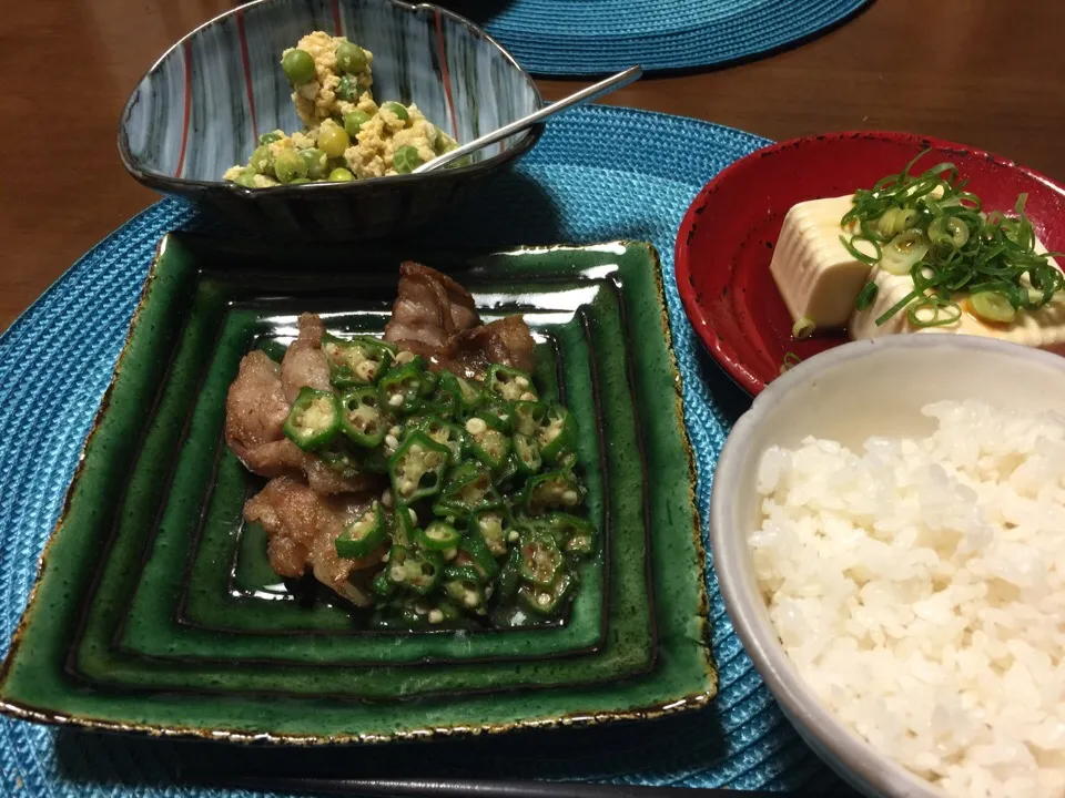 豚肉のカリカリ焼きオクラ梅ソース|愛ペガさん