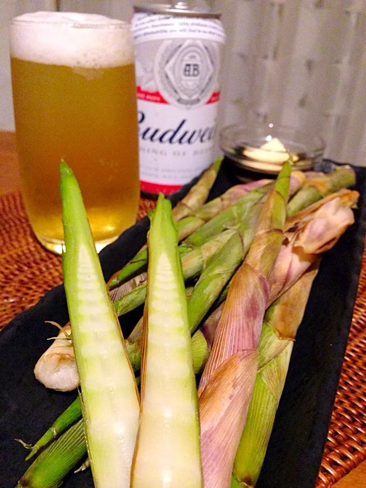 焼き根曲がり竹とバドワイザー😋🍺✨|アイさん