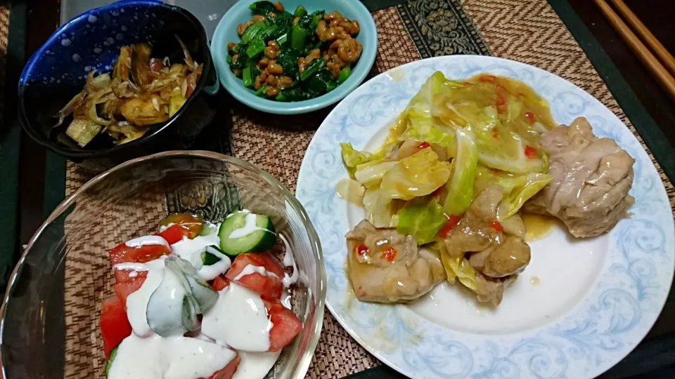 Snapdishの料理写真:鶏肉のアンチョビ炒め&茄子と茗荷の浅漬け&小松菜納豆|まぐろさん