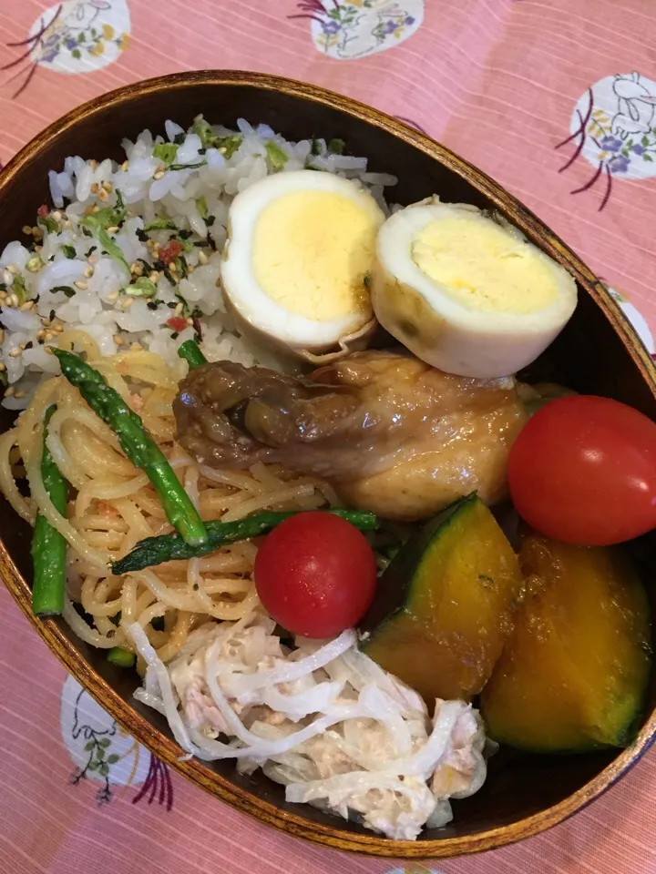 4月28日
ふりかけごはん
たまごと手羽元の甘酢煮
かぼちゃの煮物
アスパラとたらこのパスタ
ツナと大根のサラダ
ベリートマト|ひななぎさん