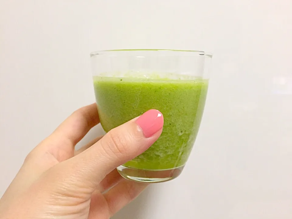 Today's smoothie.
小松菜、セロリ、パイナップル|chiikoさん