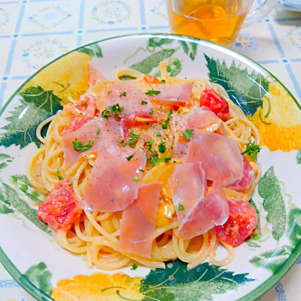 生ハムのトマトクリームパスタ🍅|うたかた。さん