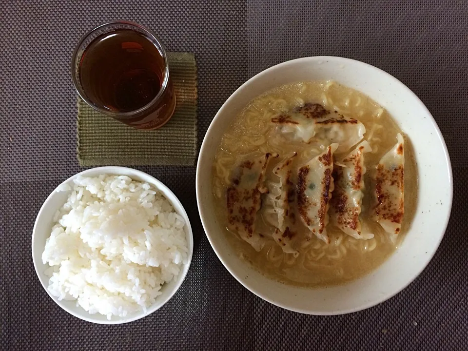 餃子ラーメンライス|ばーさんさん