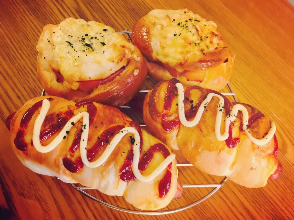 ウインナーパンとハムパン🍞🐷|きみぷさん