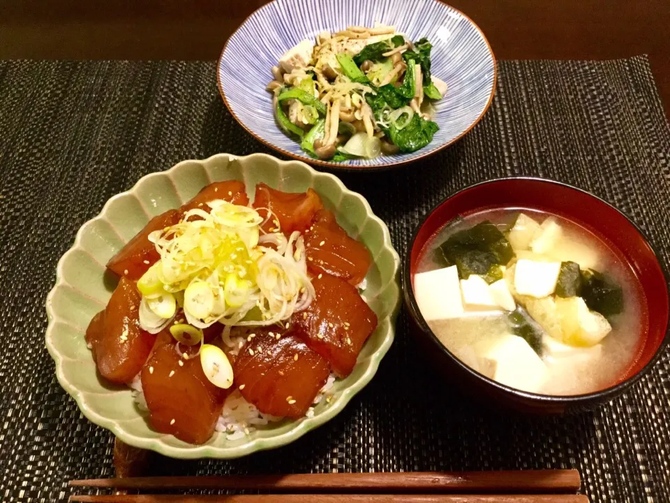 鮪の漬け丼、小松菜と鮪の中華炒め|Jun  Sakamotoさん