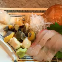 Snapdishの料理写真:タコ、ツブ、ヘダイの刺身。今日の刺身は美味すぎて笑うw|Tsuyoshi  Mizutaniさん