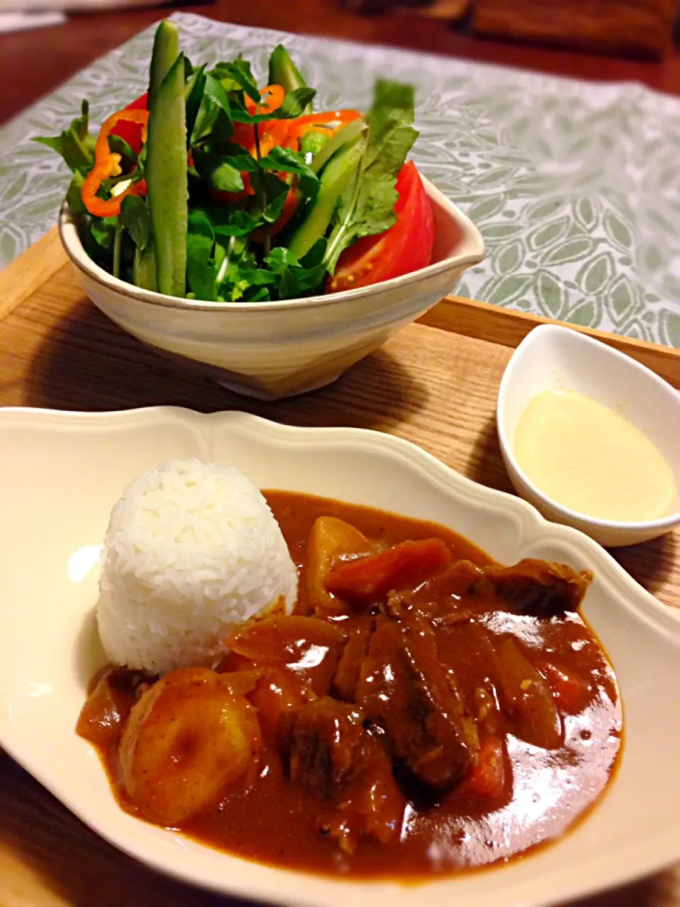 和牛の牛すじカレーと野菜サラダ|frannyさん