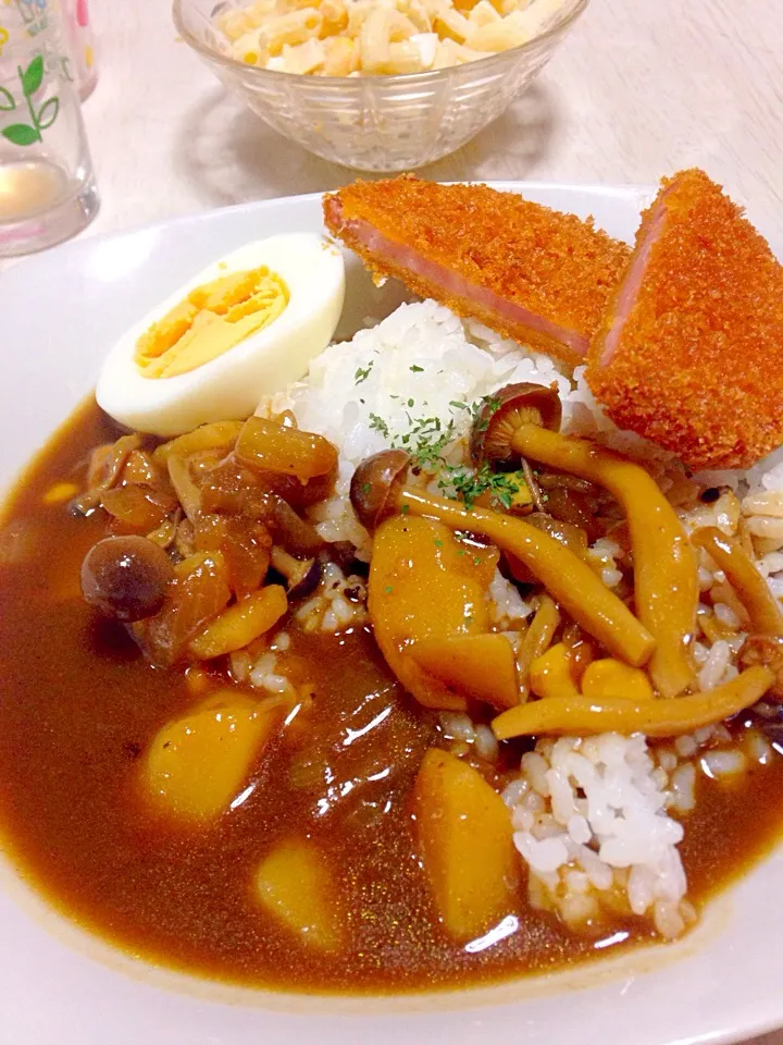 きのこチキンカレーハムカツ卵のせ|あやにん食堂さん