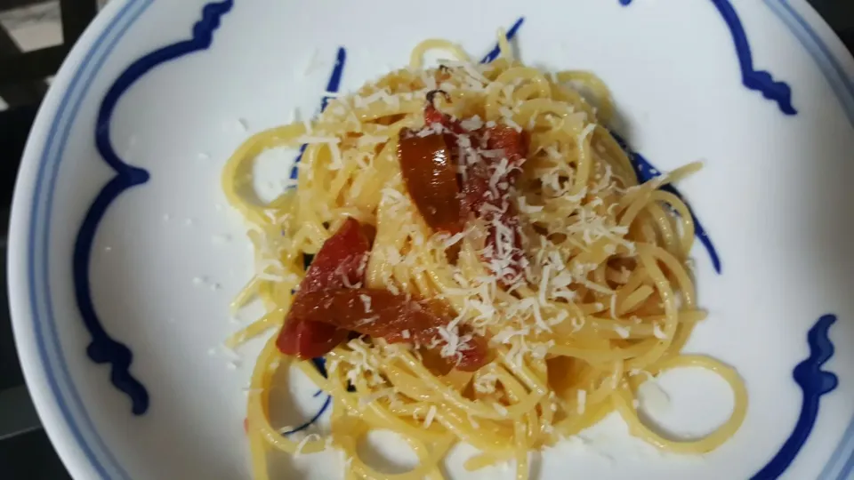 spaghetti with green tomatoes anchovies and pecorino cheese|Li Jiaoさん