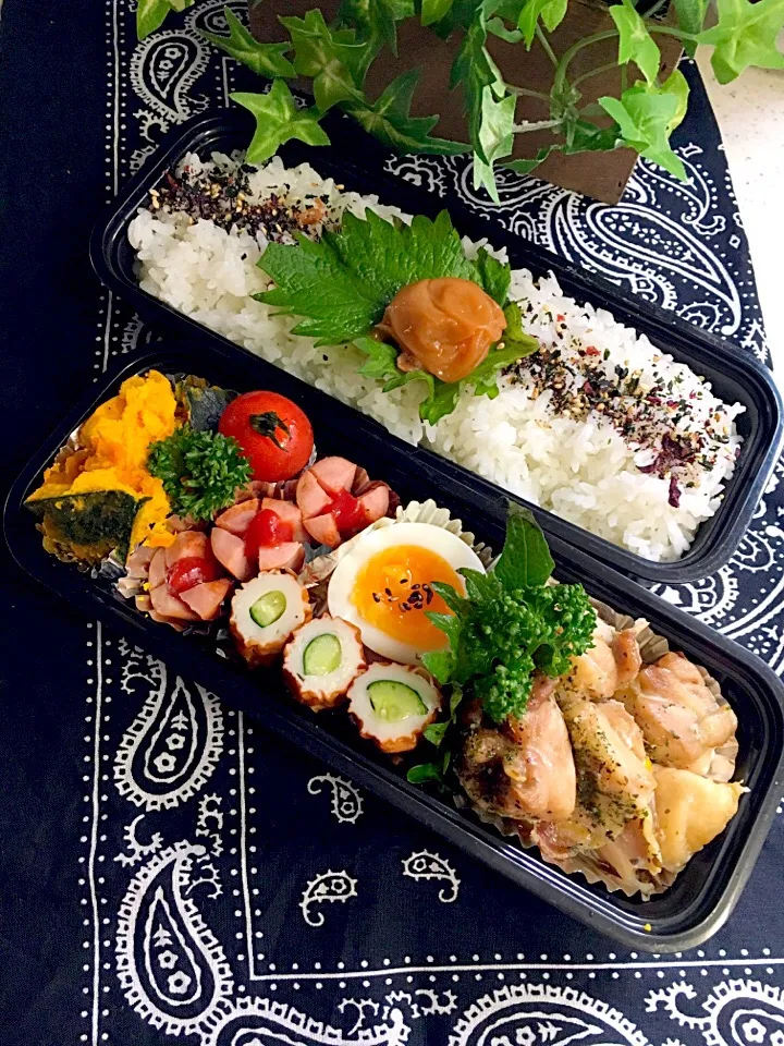 Snapdishの料理写真:高校男子弁当🍴
✴︎鶏の香味焼き
✴︎ゆで卵
✴︎ウインナー
✴︎かぼちゃ煮物
✴︎ちくわきゅうり
今日は、初試合！がんばれー！|emisanさん