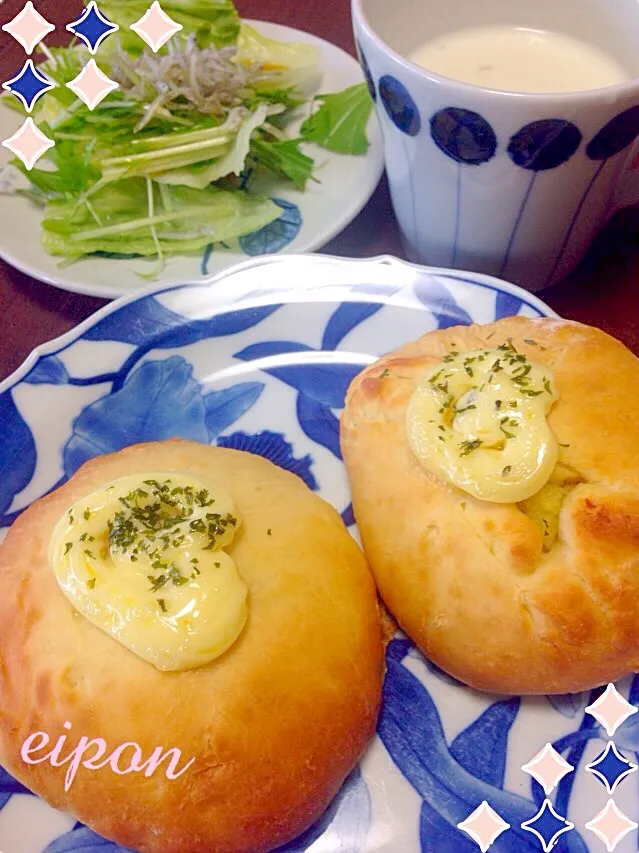 Snapdishの料理写真:ポテトマヨパンで朝ごパン❤️|えいぽんさん