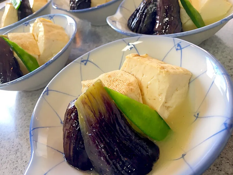 Snapdishの料理写真:揚げ茄子と焼き豆腐〜😋|てんてんさん