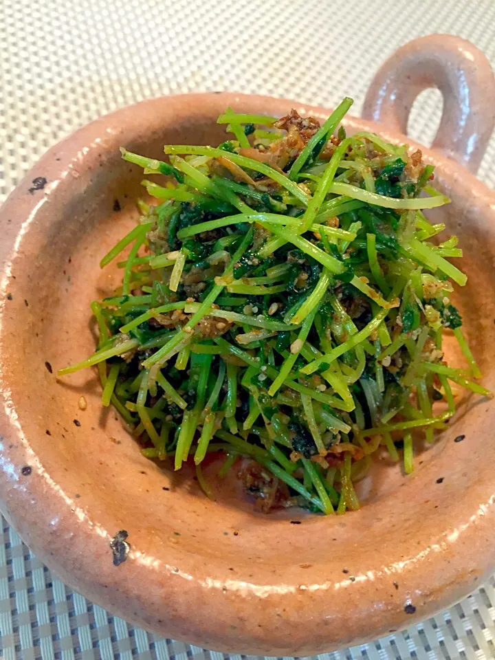 Snapdishの料理写真:ことり*さんの料理 豆苗のえごま麺つゆ炒め*|さちさん