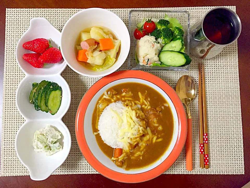 ＊ポテトサラダ＊ポトフ＊こく旨チーズカレー＊イチゴ(章姫)＊梅きゅうり＊ブロッコリーの芯のマヨごま和え💖|あゆかさん