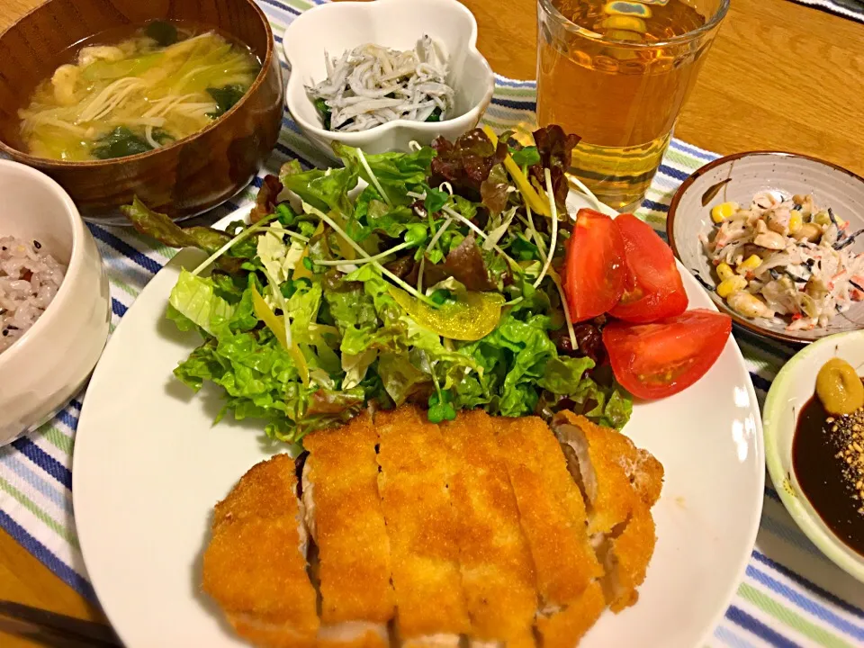 ＊トンカツ
＊ほうれん草としらすのポン酢和え
＊お豆とカニカマのサラダ
＊わかめと薄揚げとえのきの味噌汁
＊十六穀ごはん|モケモケさん