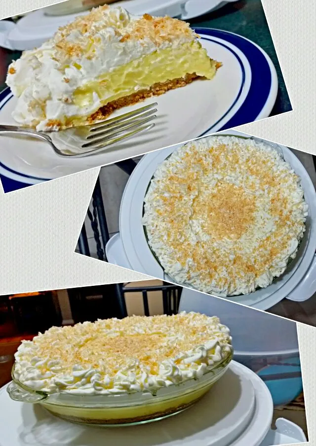 Snapdishの料理写真:Coconut Cream Pie|S Theoさん