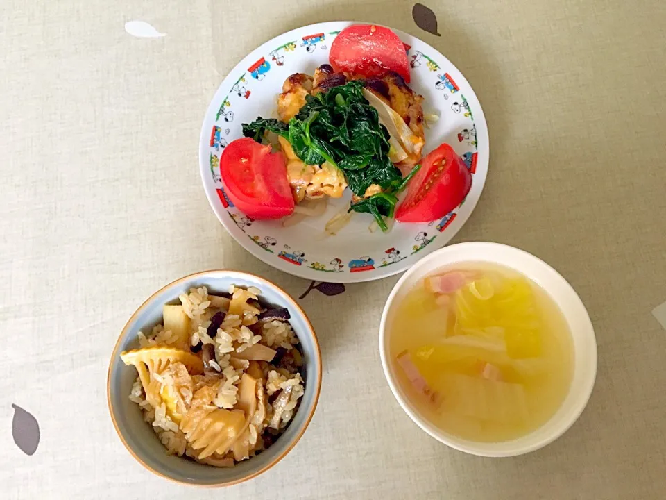 Snapdishの料理写真:たけのこご飯第二弾！
今日はきのこたっぷり♡
鶏肉の味噌マヨ焼き
白菜スープ|ma-.-ichiさん