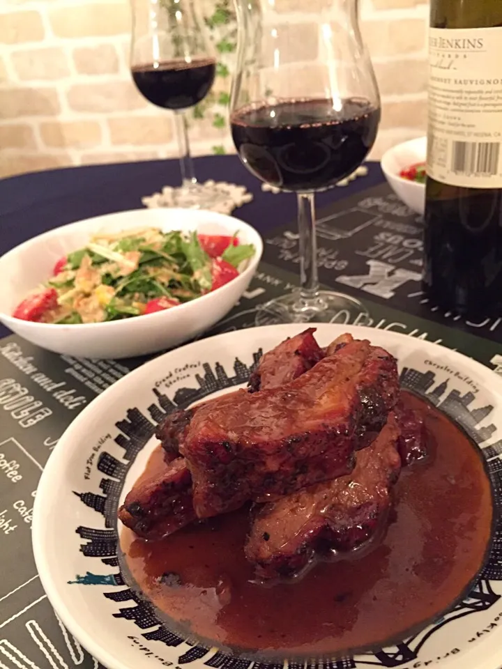 Snapdishの料理写真:スペアリブをつまみに🍷✨😋    #spareribs🍖 #babybackribs  #家飲み #家呑み  #おつまみ #赤ワイン🍷 #CALIFORNIA #cabernetsauvignon 🍷#食いしん坊chie😋💕  #パクパク倶楽部😋💕 #jackda... もっと見る|chieさん