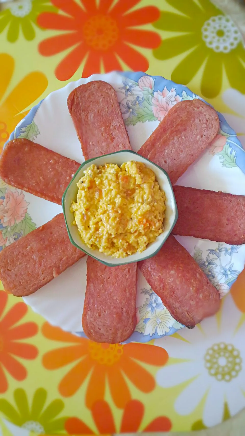 Spam with Cheese and Tomato Scrambled Eggs|Rinielさん