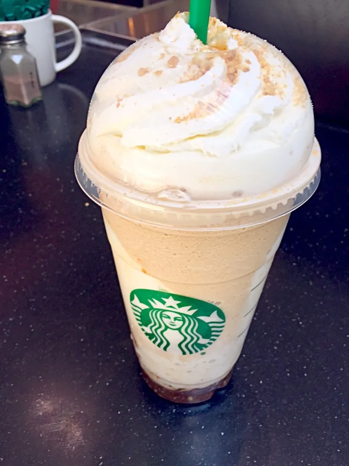 Snapdishの料理写真:S'mores Frappuccino 😝|prinSjさん