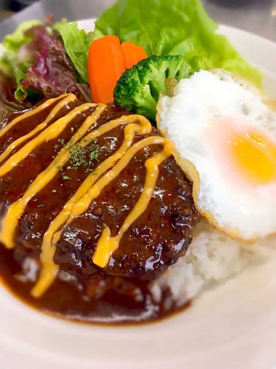 まかない  チーズロコモコ丼|内気なjohnnyさん