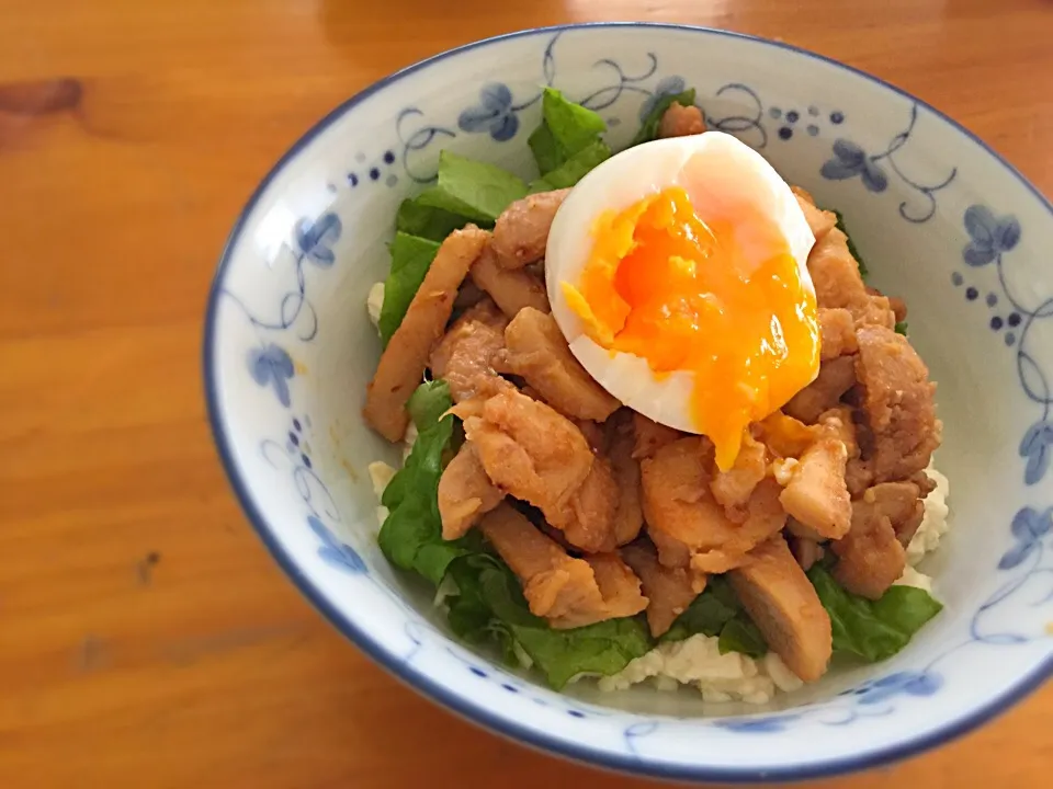 豆腐と味噌煮鶏肉のヘルシー丼|こったんさん