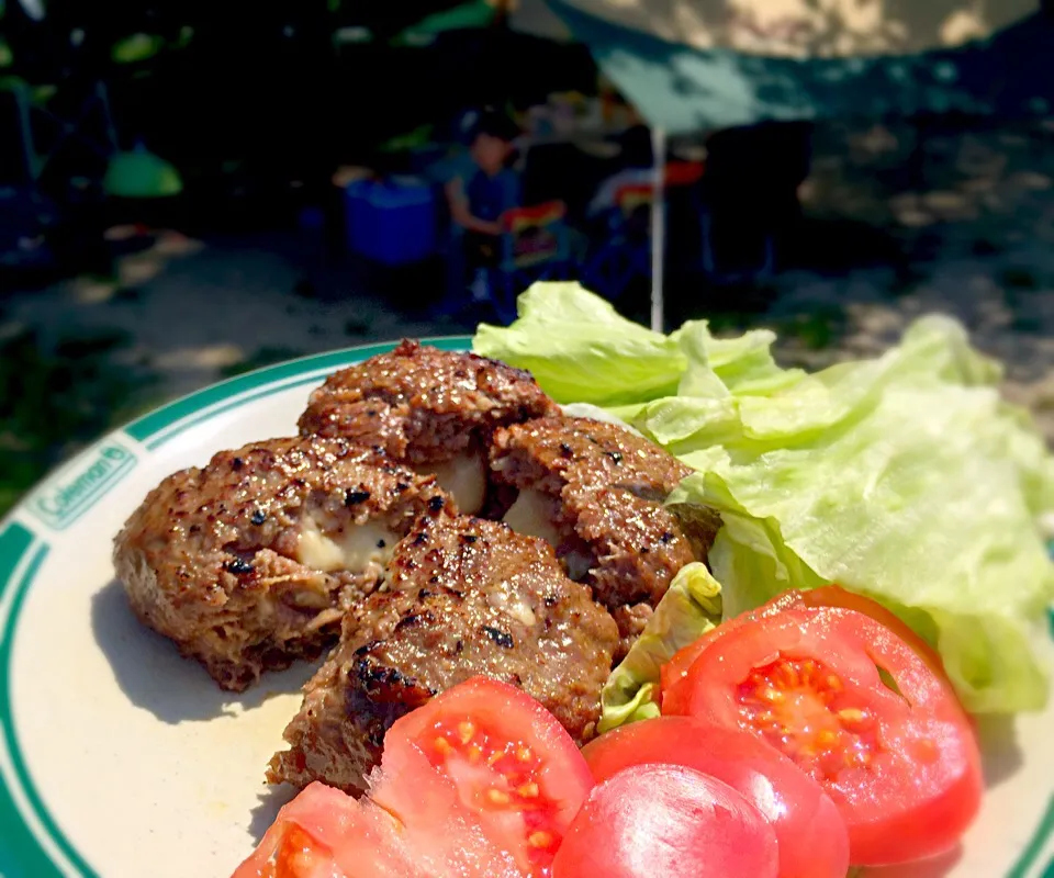 デイキャンプでチーズバーグ ちびっ子にも大好評♪|Vell Bowzさん