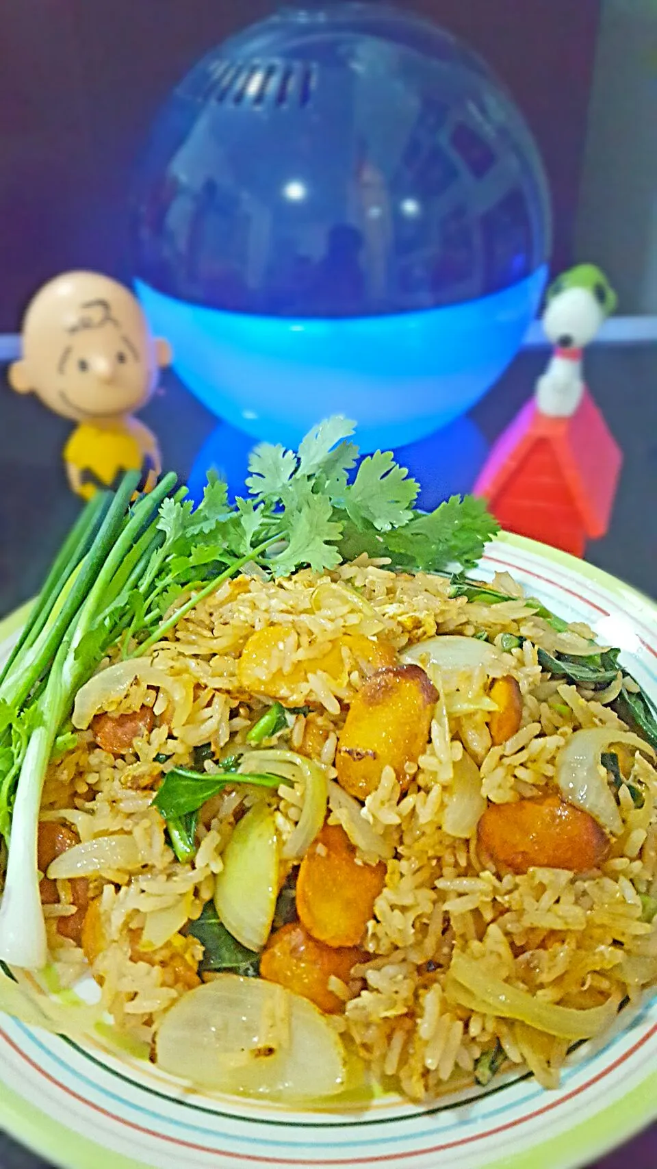 Snapdishの料理写真:"ข้าวผัดไส้กรอก" 🍽😋
(Fried rice with sausage)
ผัดง่ายๆ ตัวเล็กหม่ำได้ด้วย...🙇|🌴Papa Naughty...(new id)🍹さん