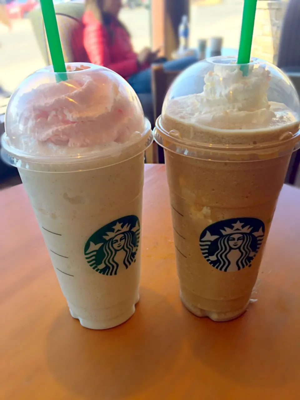 Birthday Cake Frappuccino and Caramelized Honey Frappuccino 🍹🍹|prinSjさん