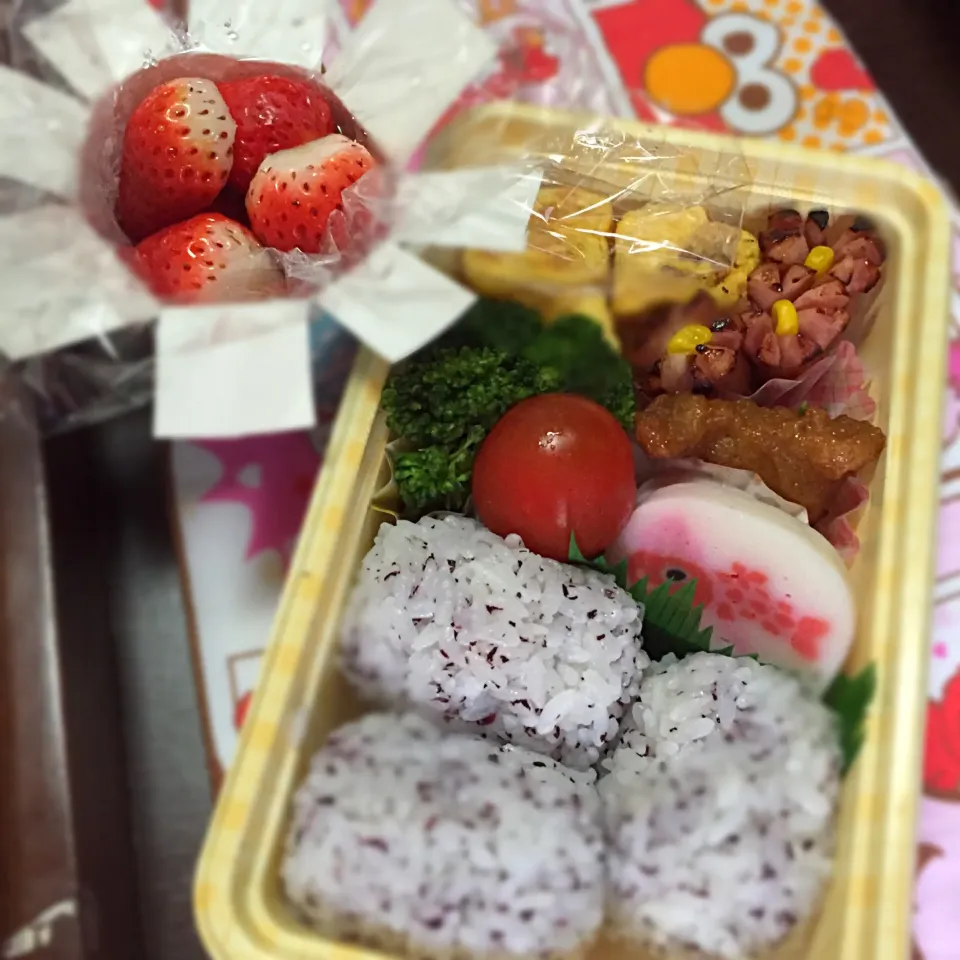 JK1年生🌷校外学習  お弁当🍱
めっちゃいぃお天気で良かったねぇ＼(^o^)／♬|まるちゃんさん