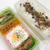 Snapdishの料理写真:パパ弁当
・ちくわの磯辺揚げ
・目玉焼き
・れんこんきんぴら
・アスパラベーコン|aiさん