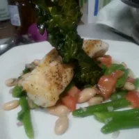 Halibut tuscan bean cassolet salad with kale chips|Mark Krasicさん