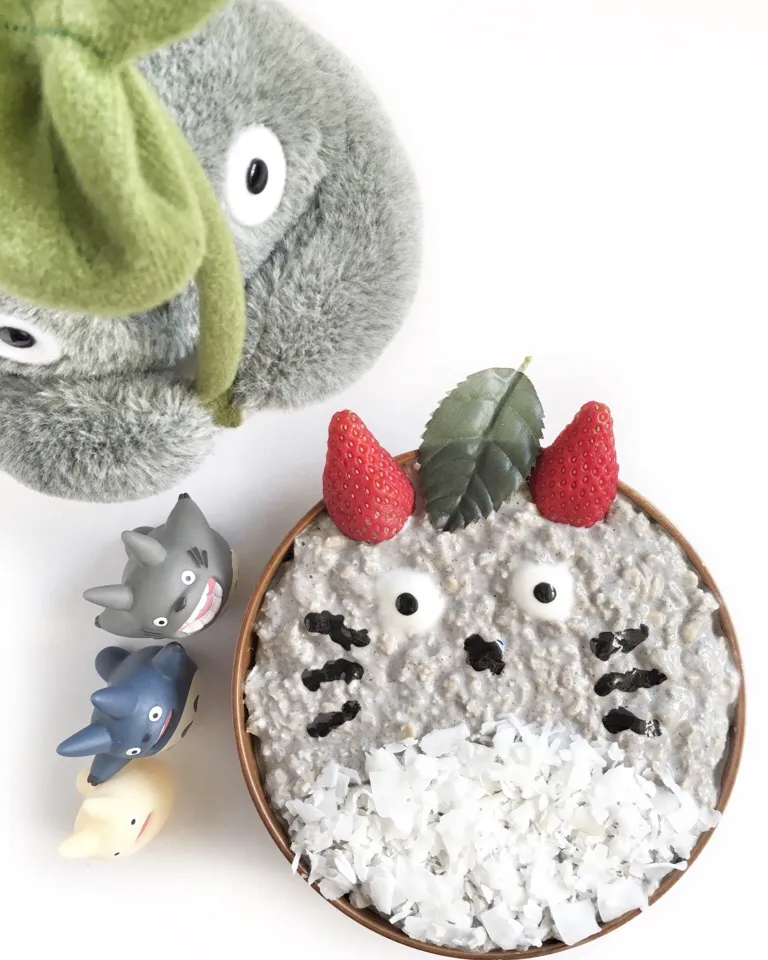 Black sesame oats in Totoro shape|coxiella24さん