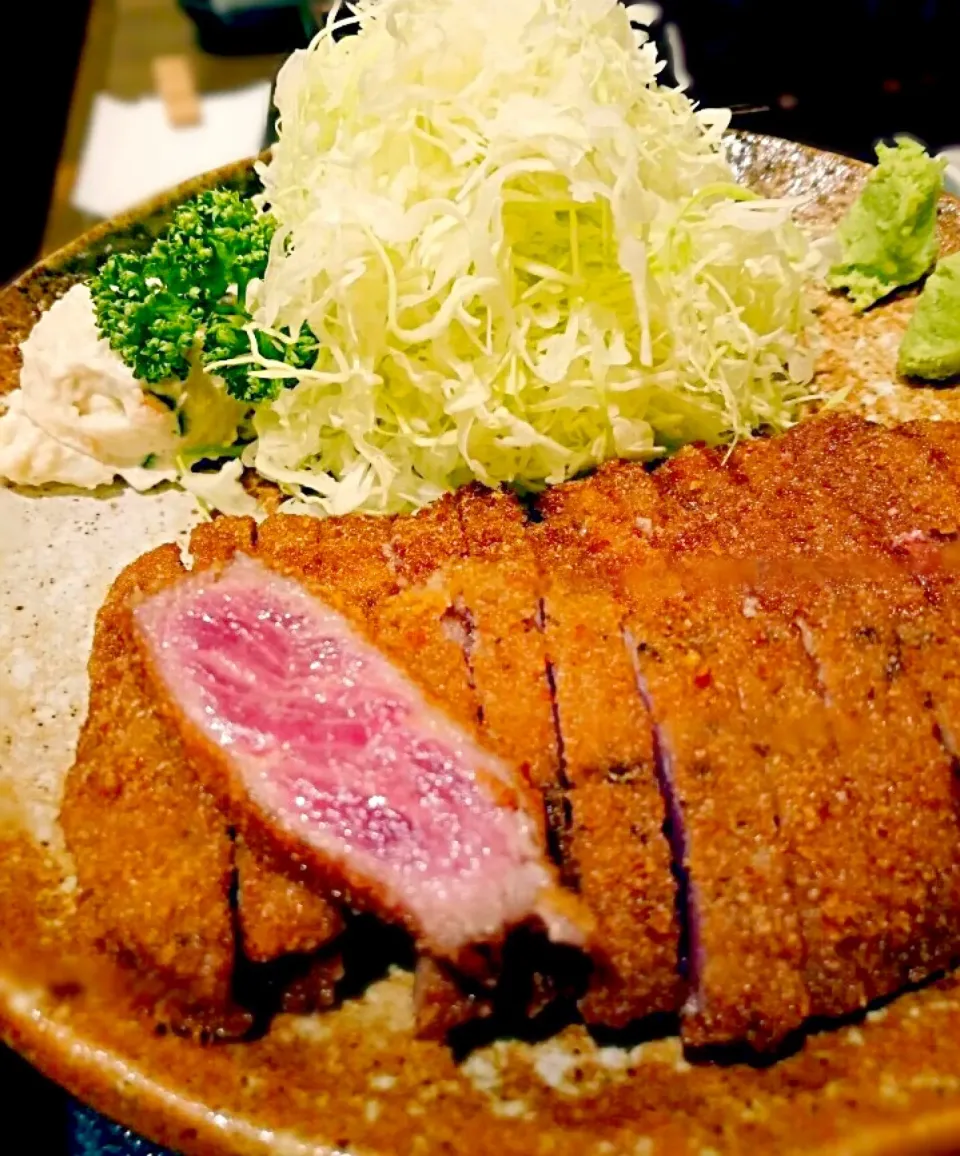 Snapdishの料理写真:牛カツでランチ  これ美味い‼️|zeroweb_bossさん