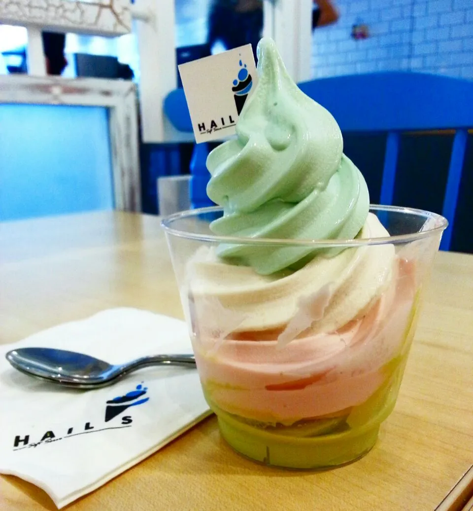 Let's stack the fun!! @hail's soft serve in Damansara
4層のソフトクリームでリフレッシュ|korinoさん