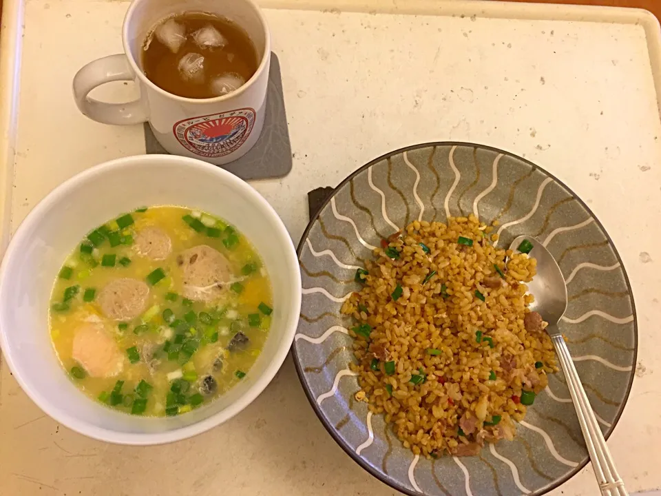 牛肉炒飯、鮭魚貢丸味噌湯|Rick Linさん