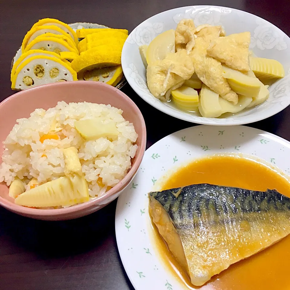 Snapdishの料理写真:筍ごはん♡ 鯖の味噌煮♡ 筍の煮物♡ からし蓮根♡|yumikoさん